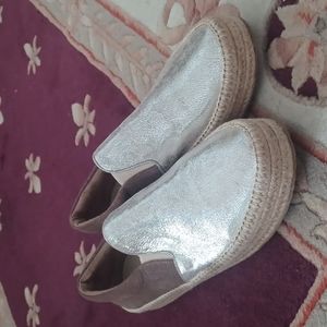 Kaanas espandrilles slip on sneakers size 9